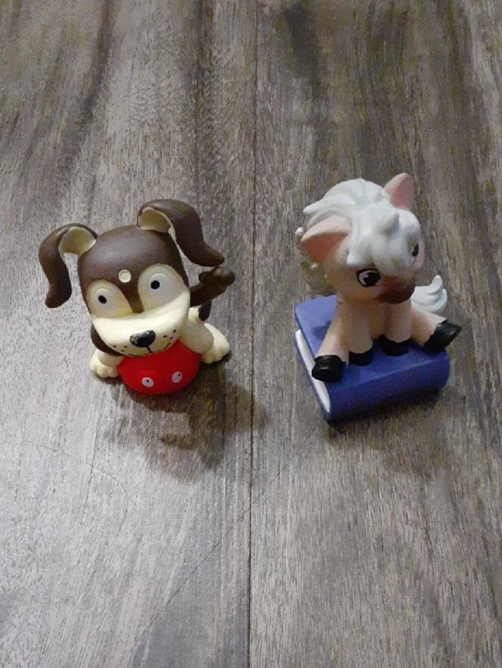 Toniebox Red Kids Audio Player with Character Figures